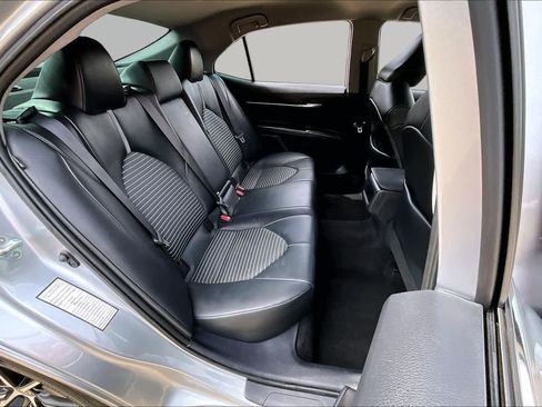 Used 2024 Toyota Camry SE FWD image 18