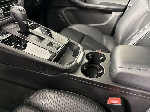 Certified 2024 Porsche Macan GTS AWD/4WD image 31