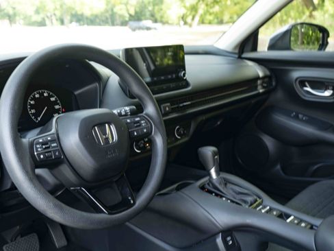 Used 2025 Honda HR-V LX image 16