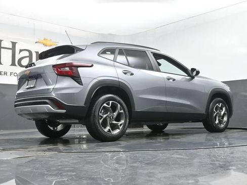 New 2026 Chevrolet Trax LT FWD image 11