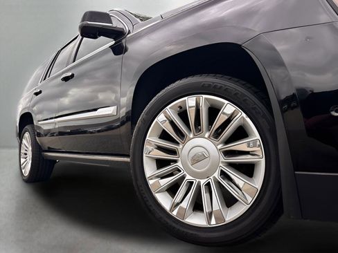 Used 2019 Cadillac Escalade Platinum AWD/4WD image 33