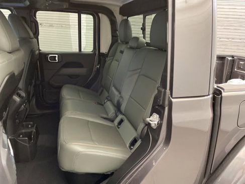 New 2026 Jeep Gladiator Mojave image 16