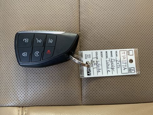 Used 2021 Chevrolet Tahoe Premier w/ Premium Package image 37