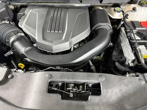 Used 2024 Chevrolet Traverse LT w/ Enhanced Driving Package AWD/4WD image 35