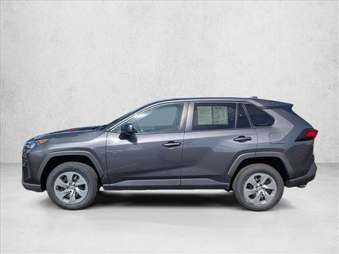 Used 2022 Toyota RAV4 LE FWD image 10