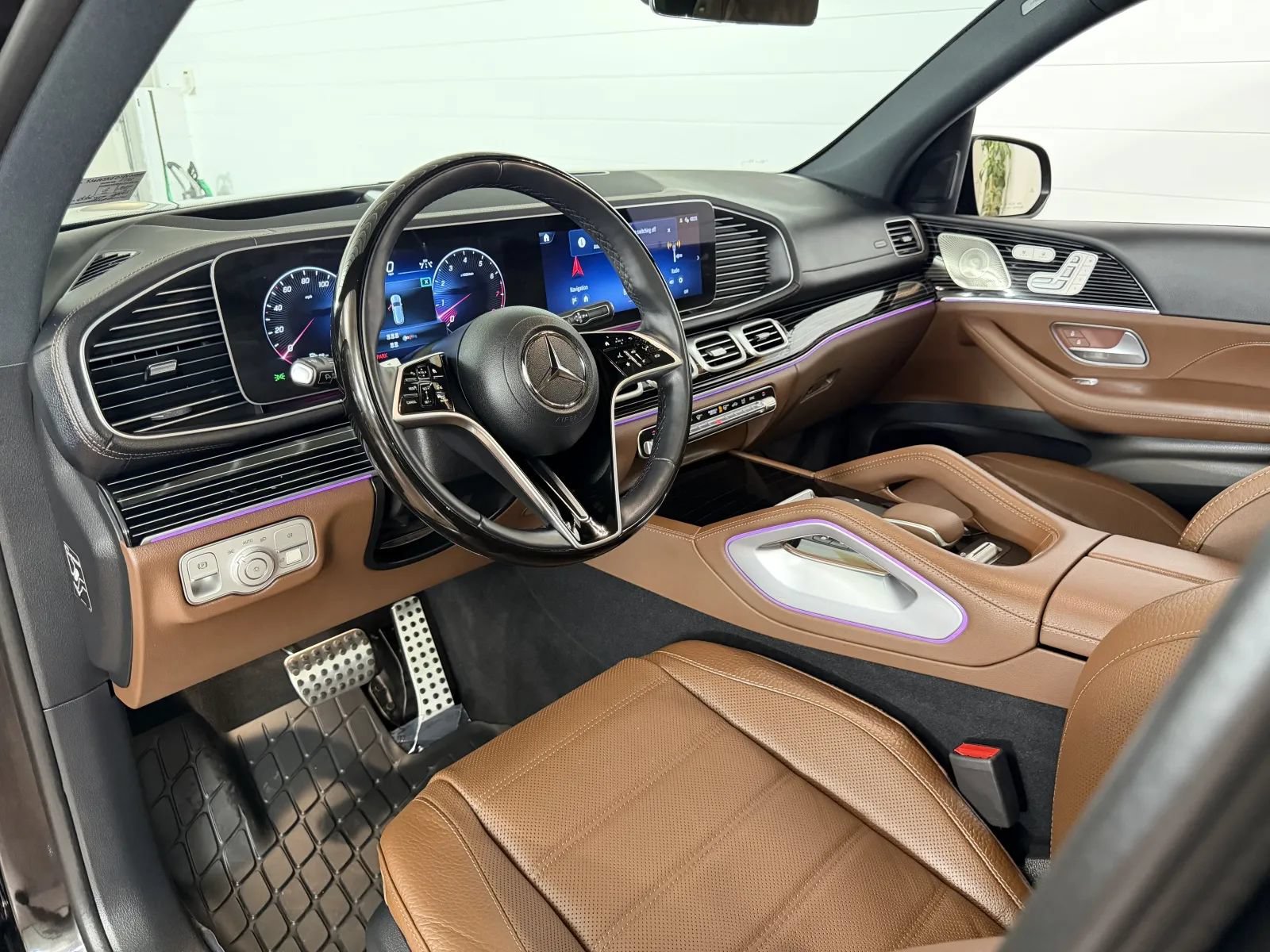 Used 2025 Mercedes-Benz GLS 450 4MATIC image 11