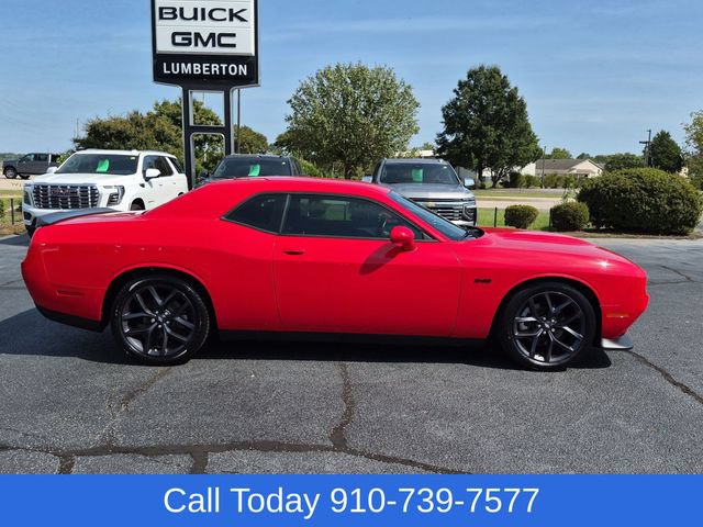 Used 2023 Dodge Challenger R/T w/ Blacktop Package RWD image 2