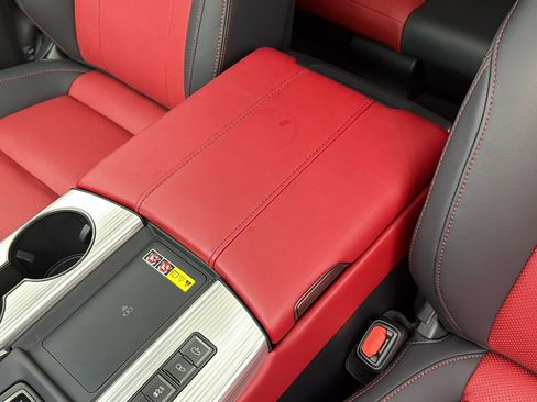 Used 2025 Lexus LX 700h F Sport image 23