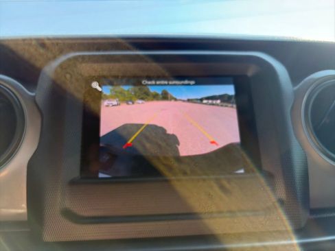 Used 2021 Jeep Gladiator Sport AWD/4WD image 21