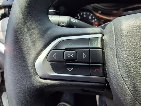 Used 2025 Jeep Compass Limited AWD/4WD image 13