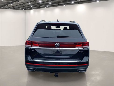 Used 2024 Volkswagen Atlas SE AWD/4WD image 6