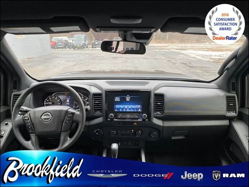 Used 2023 Nissan Frontier SV w/ Midnight Edition Package image 15