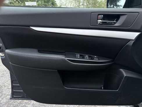 Used 2014 Subaru Outback 2.5i Premium image 23