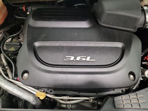 Used 2017 Chrysler Pacifica Limited w/ UConnect Theater Package FWD image 30