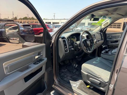 Used 2018 RAM 1500 Classic SLT RWD image 10
