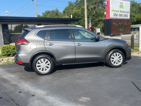 Used 2017 Nissan Rogue S w/ S Appearance Package FWD image 8