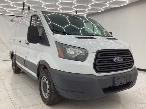 Used 2016 Ford Transit 250 130 Low Roof RWD image 3