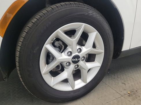 Used 2025 Kia Soul LX w/ LX Technology Package image 31