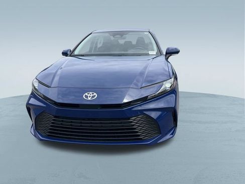 Used 2025 Toyota Camry LE w/ Convenience Package FWD image 10