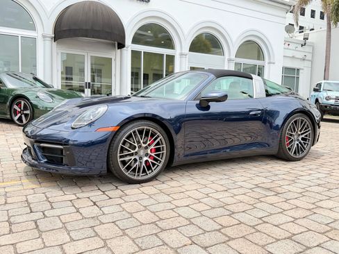 Used 2022 Porsche 911 Targa 4S AWD/4WD image 2