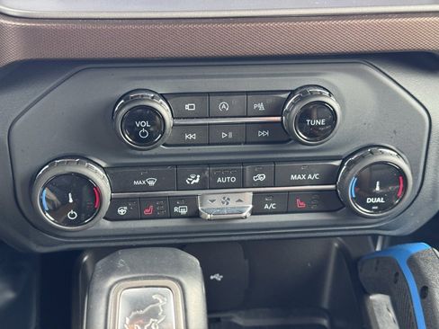 Used 2022 Ford Bronco Outer Banks image 12