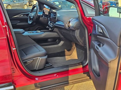 Used 2025 Chevrolet Equinox EV LT FWD image 14