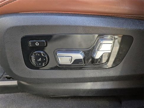 Used 2021 BMW X7 M50i image 20