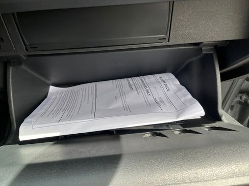 Used 2021 Volkswagen Tiguan SE R-Line image 24