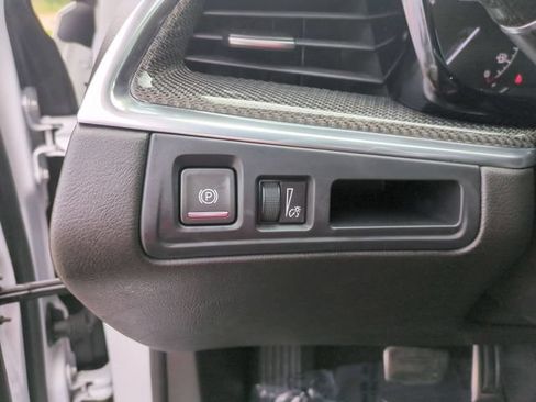 Certified 2021 Cadillac XT5 Sportv w/ LPO, Floor Liner Package AWD/4WD image 18