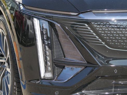 Certified 2024 Cadillac Lyriq Sport AWD/4WD image 12