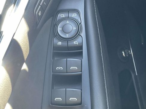 Certified 2022 Buick Enclave Avenir w/ Avenir Technology Package image 7