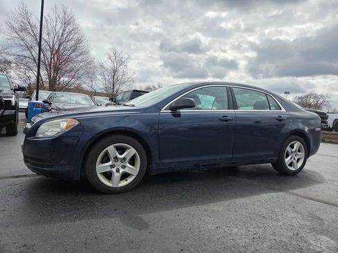 Used 2010 Chevrolet Malibu LS image 1