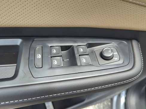 New 2026 Volkswagen Atlas Cross Sport SE FWD image 34