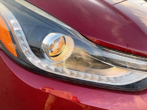 Used 2019 Chevrolet Trax LT w/ LT Convenience Package image 28