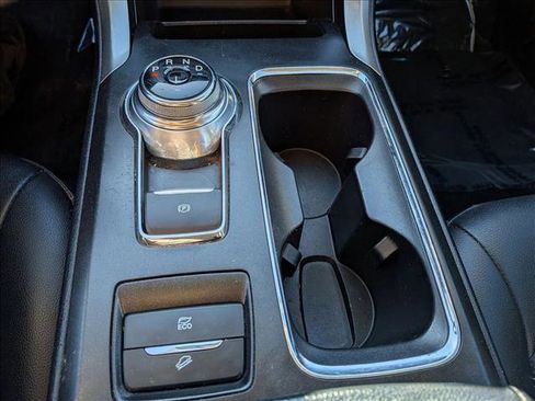 Used 2017 Ford Fusion SE w/ Equipment Group 601A image 15