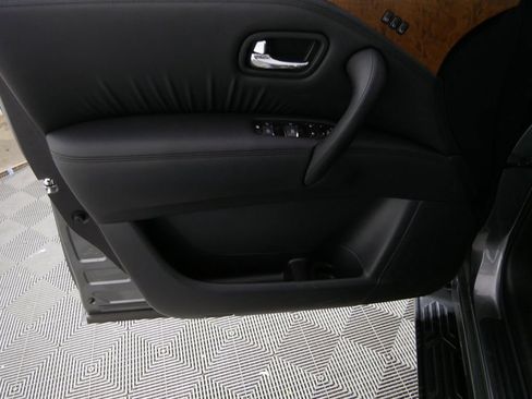 Used 2024 Nissan Armada SL image 13