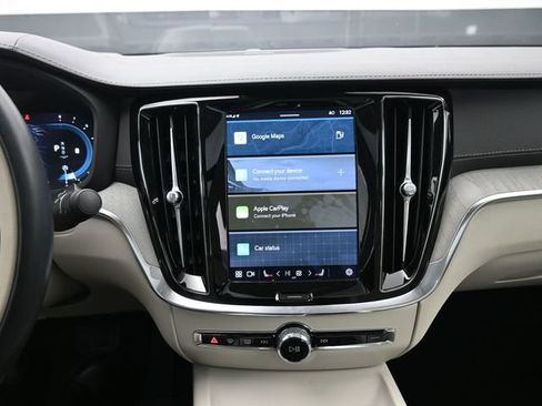 Used 2024 Volvo S60 B5 Ultimate image 12