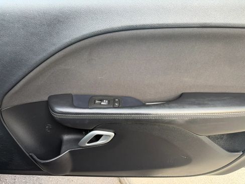Used 2016 Dodge Challenger SXT RWD image 8