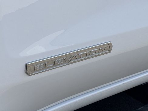 Used 2025 GMC Sierra 1500 Elevation image 32