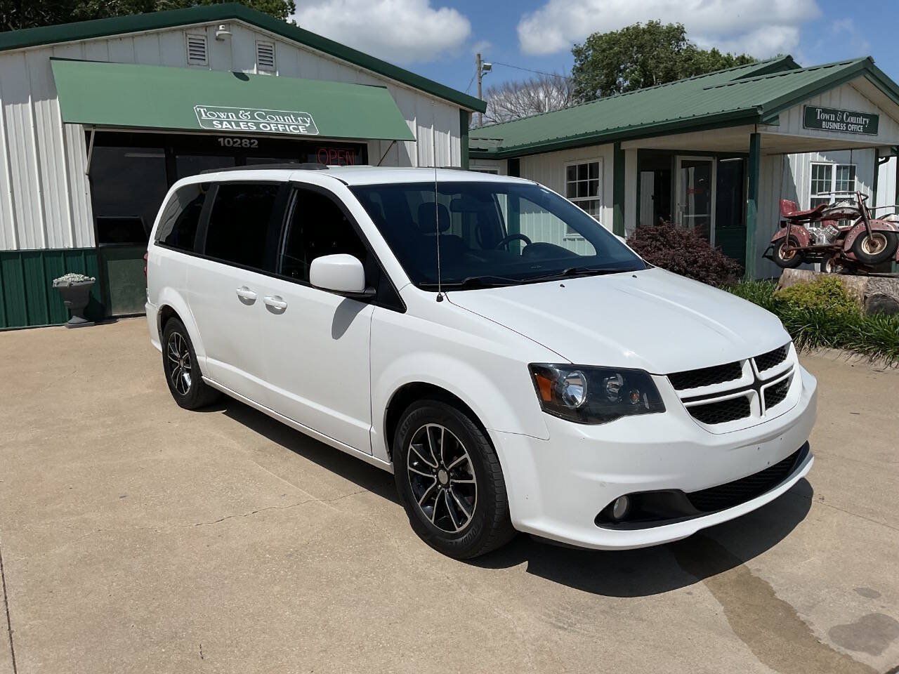 Used 2019 Dodge Grand Caravan GT FWD image 3