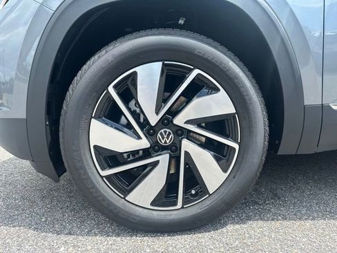 New 2025 Volkswagen Atlas SEL image 18