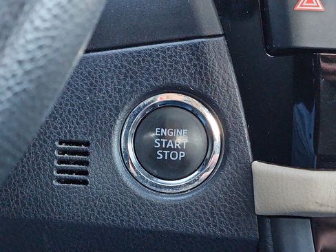 Used 2015 Toyota Corolla LE image 25