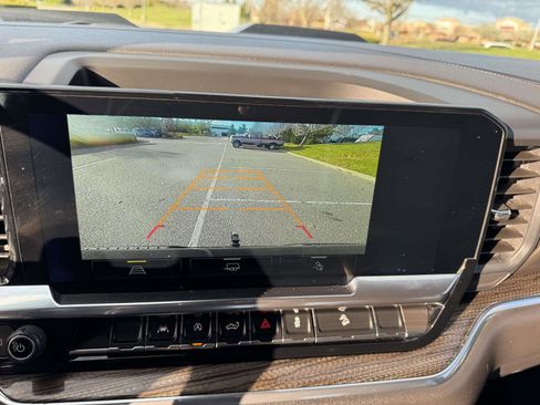 Used 2024 Chevrolet Silverado 1500 LT Trail Boss w/ Convenience Package II image 31