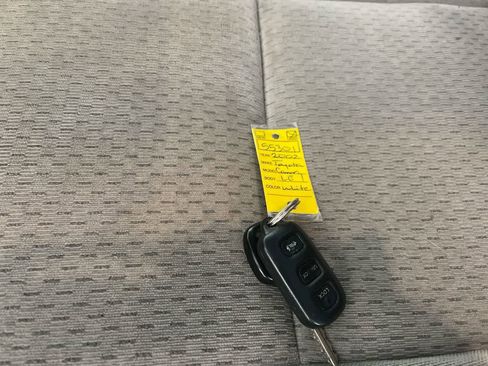 Used 2002 Toyota Camry LE image 24