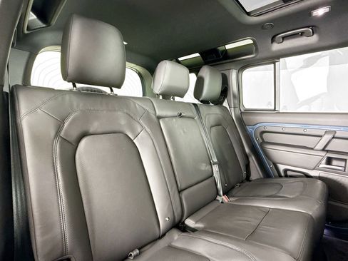 Used 2025 Land Rover Defender 110 S image 15