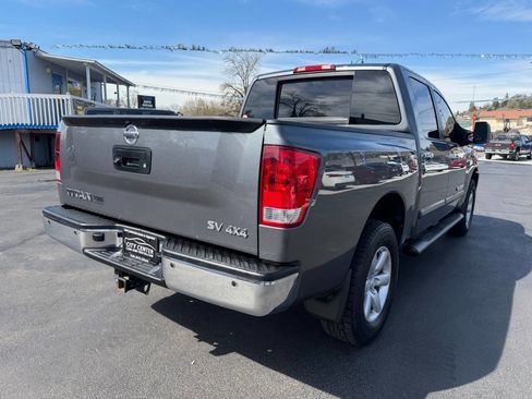 Used 2014 Nissan Titan SV image 22