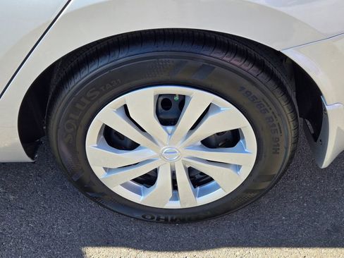 Certified 2025 Nissan Versa S w/ Trunk Package FWD image 10