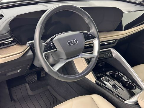 Used 2025 Audi Q5 Premium w/ Convenience Package AWD/4WD image 4