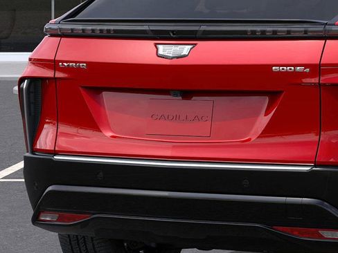 New 2025 Cadillac Lyriq Luxury image 16