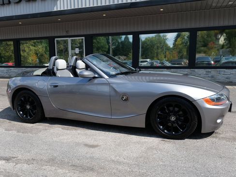 Used 2004 BMW Z4 2.5i image 58